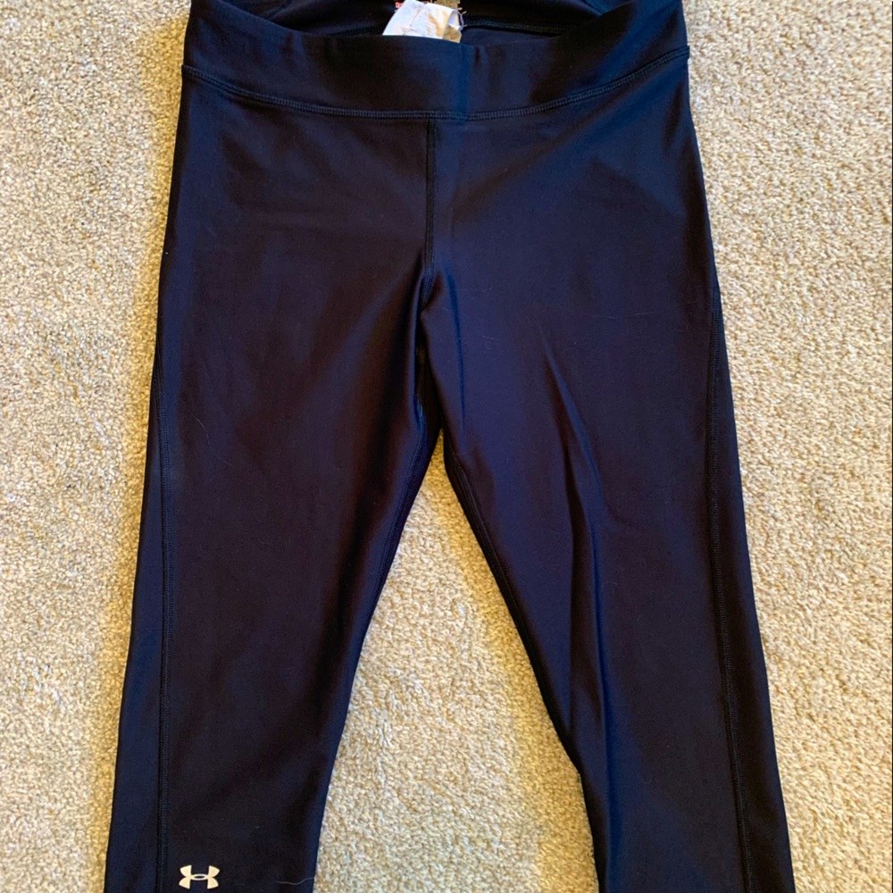 UNDER ARMOUR Compression Capri Leggings. Black size M